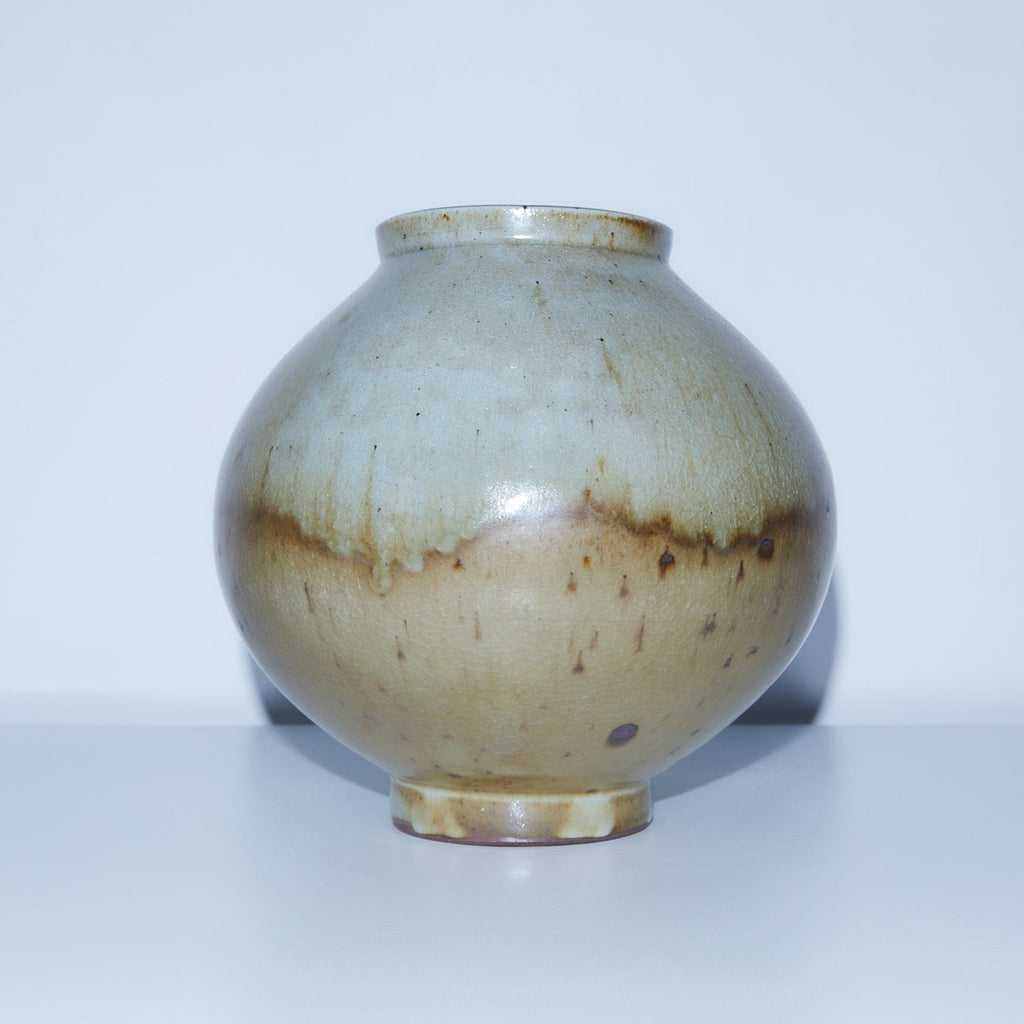 midi moon vase | Pan Pottery ceramics | Braer Studio