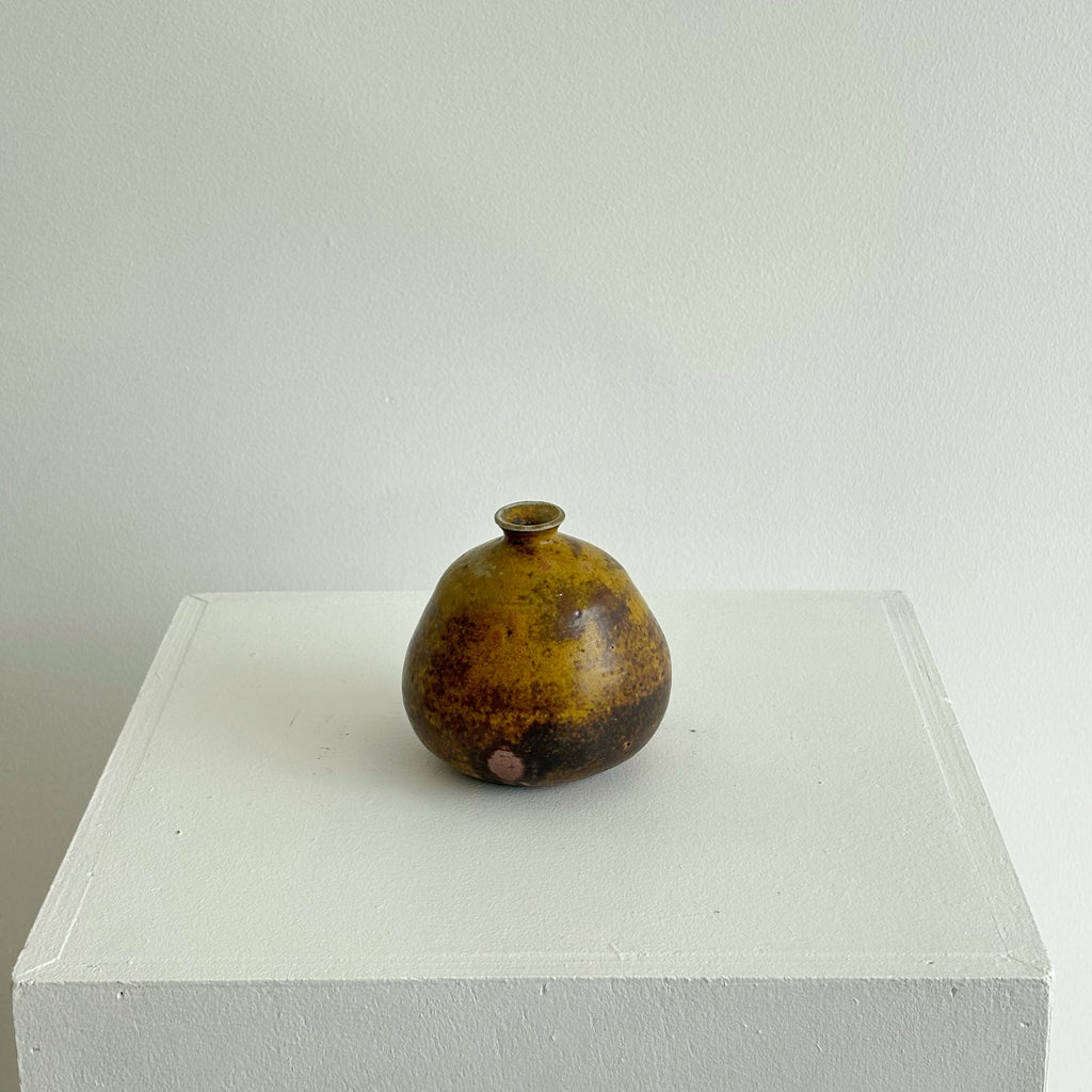 Pear Bud Vase Earth
