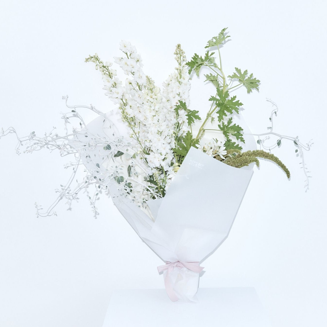 Gesture neutral tone local flowers florist by Claudia Smith | Braer Studio