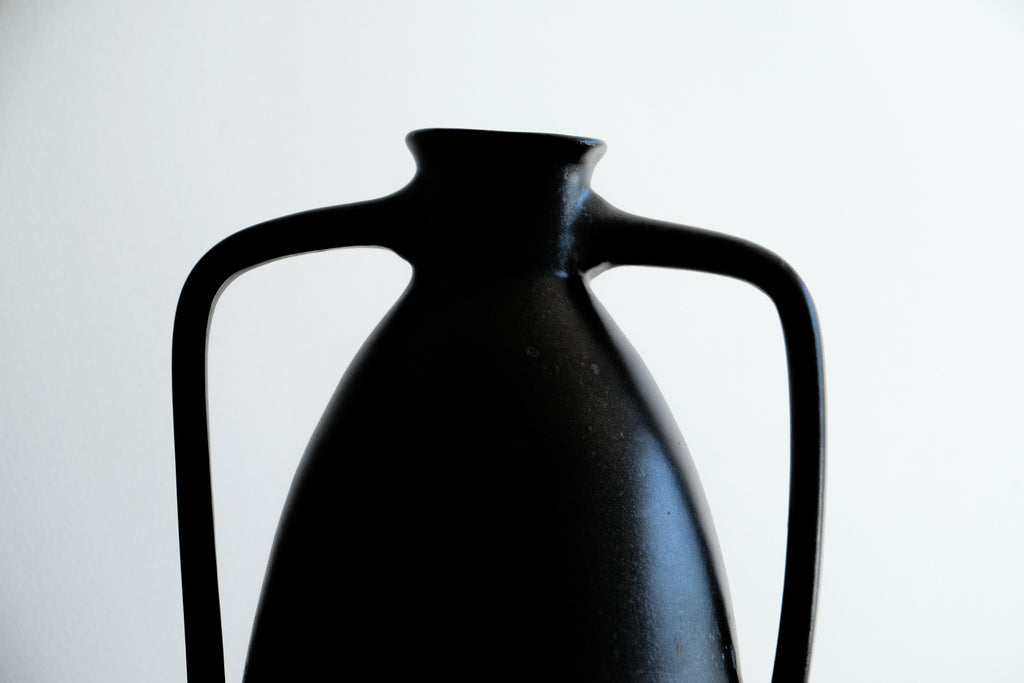 Amphora Black