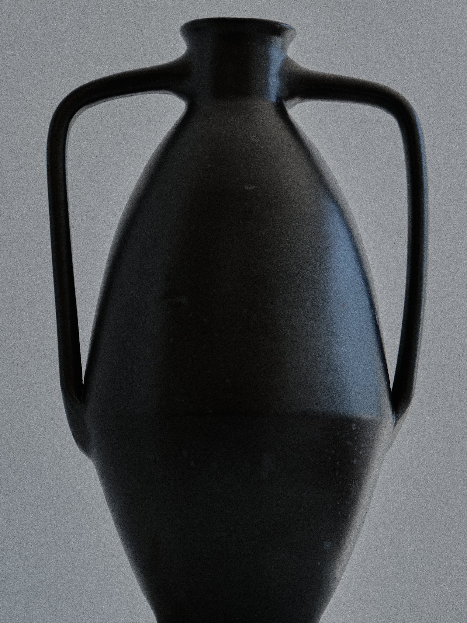 Amphora Black