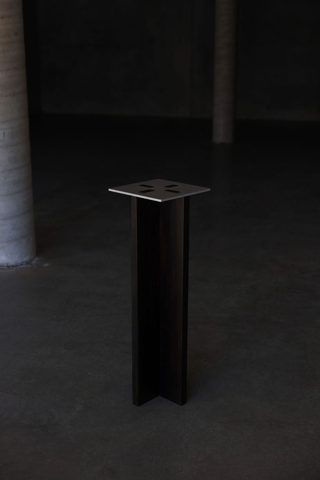 Lattice Plinth Japan Black