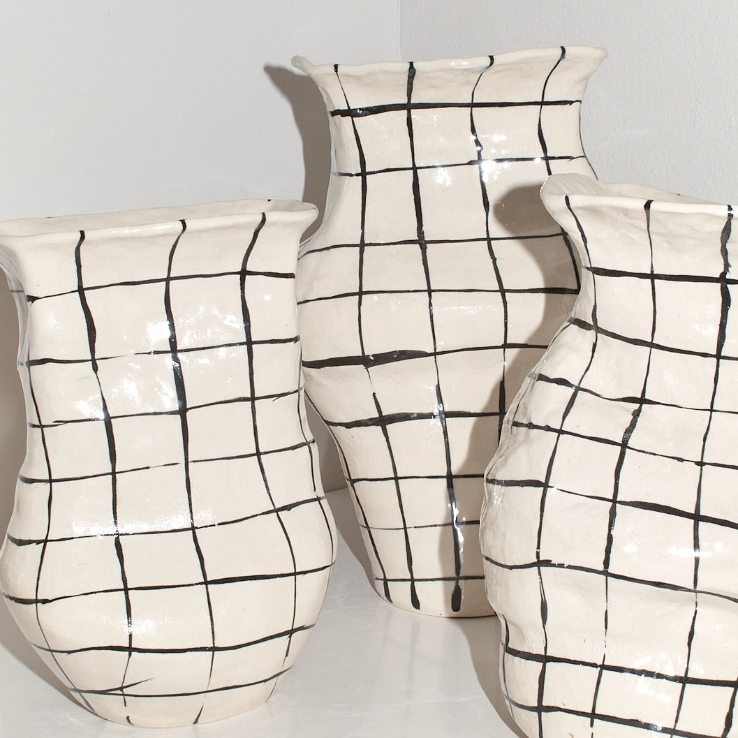 sen sen vase black and white grid pattern | Braer Studio