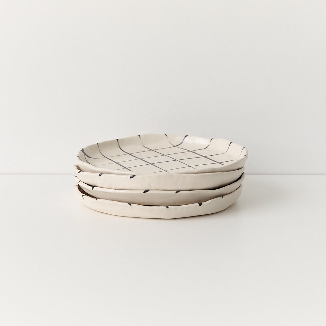 sen sen side plate black and white grid pattern | Braer Studio