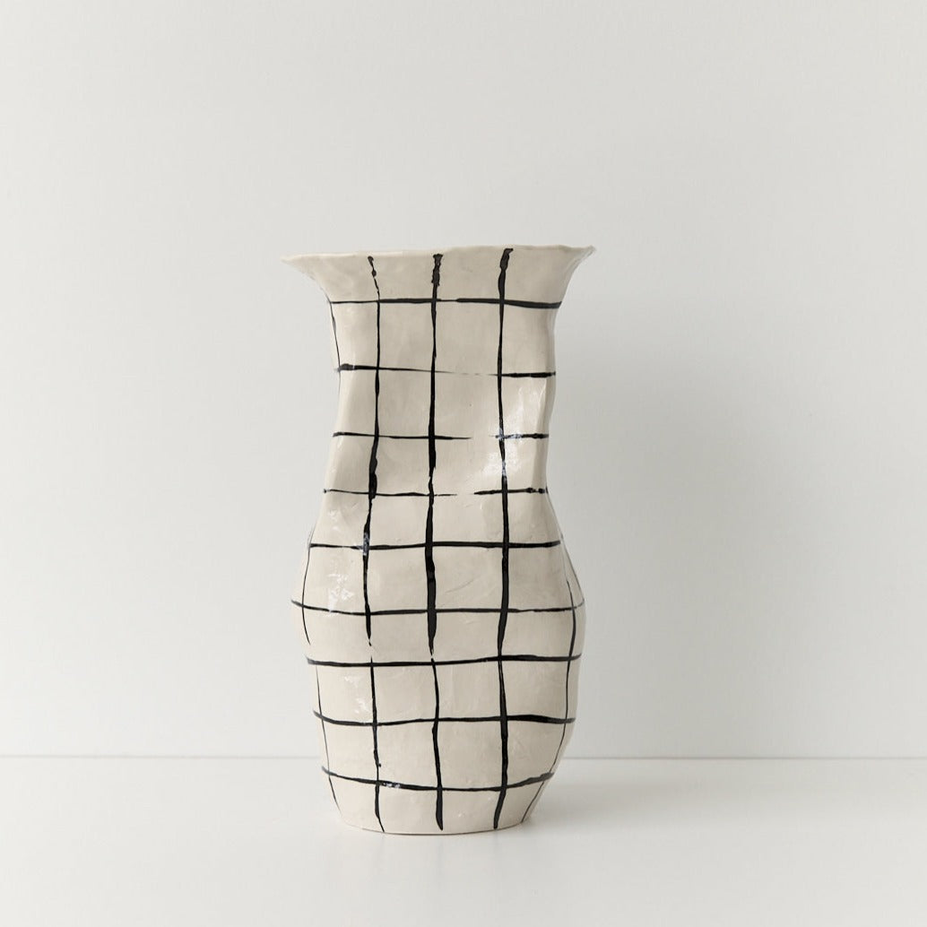 sen sen vase black and white grid pattern | Braer Studio